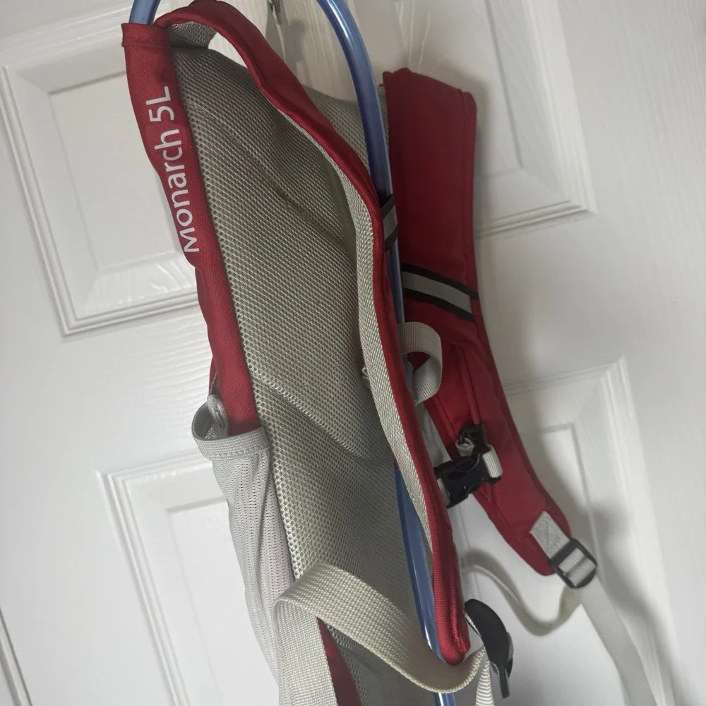 Ridgeway by Kelty Monarch 5L Hydration Backpack Red Gray with Bladder Running